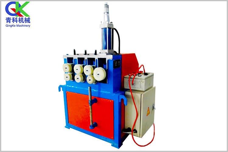 全自動盤管機(jī)對于電器系統(tǒng)要做到每日的維護(hù)檢查，數(shù)控系統(tǒng)與伺服電機(jī)部位要定期檢查